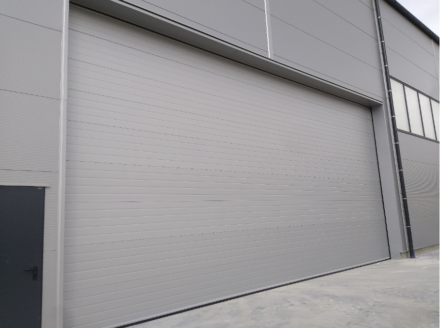 Bramy segmentowe przemysłowe